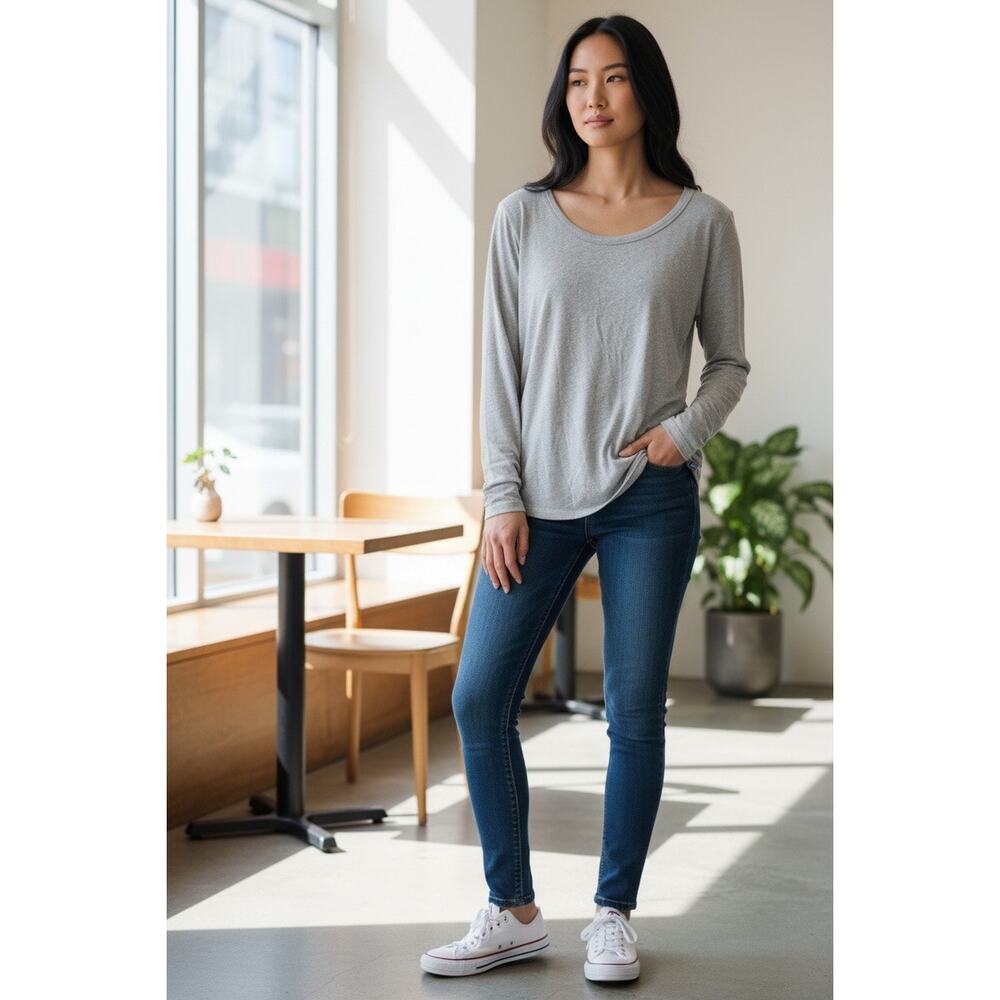 Democracy Gray Metallic Knit Ruched Side Top - Size L - Shimmer Scoop Neck NWT